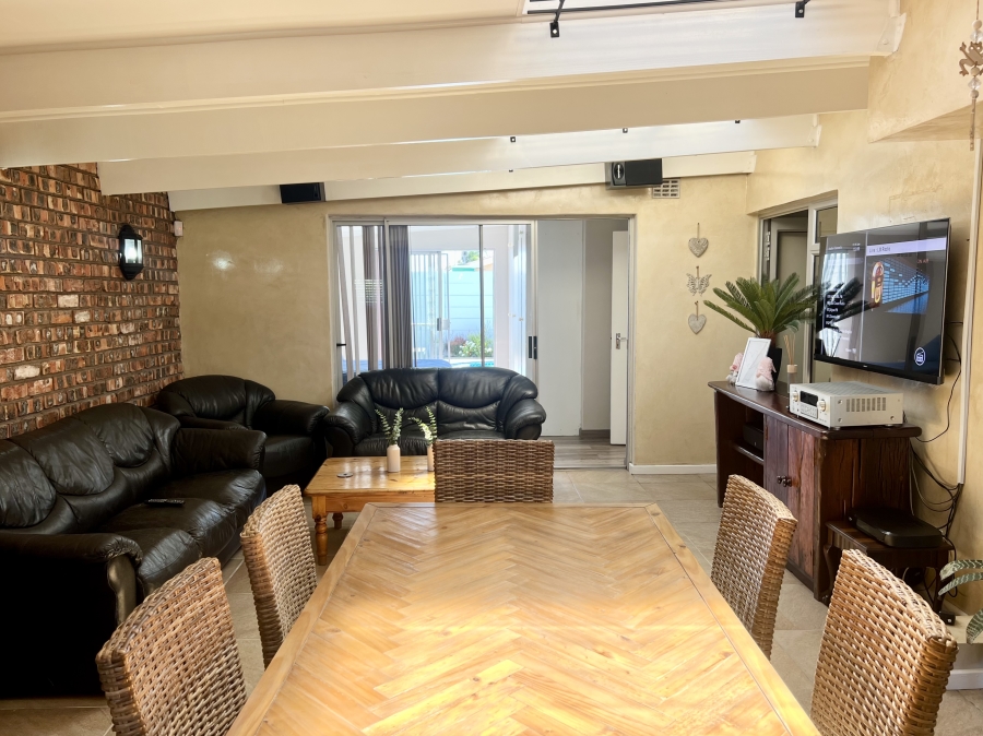 4 Bedroom Property for Sale in Richmond Estate Western Cape